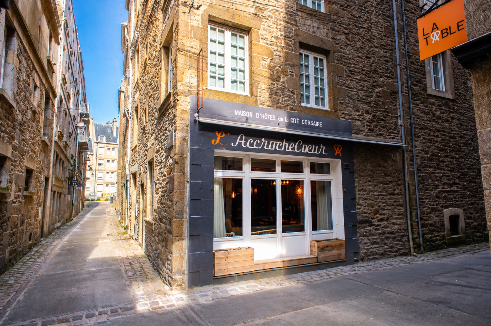 L'AccrocheCœur — façade Saint-Malo intra-muros