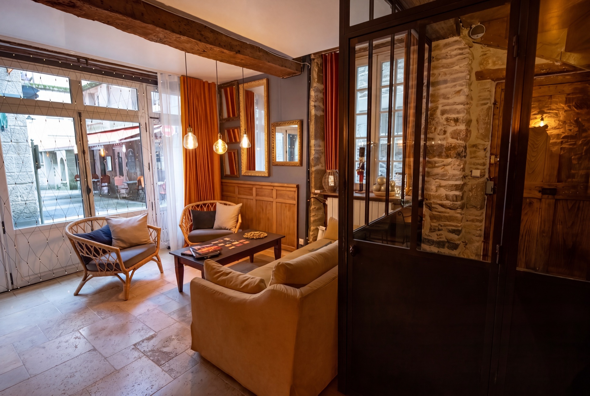 L'AccrocheCœur — salon
