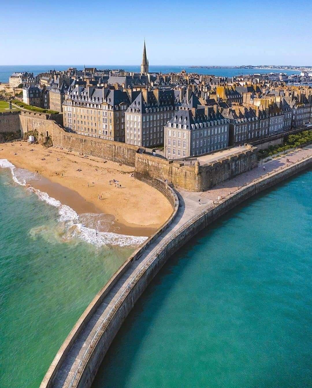 Saint-Malo and its surroundings seen from the sea
